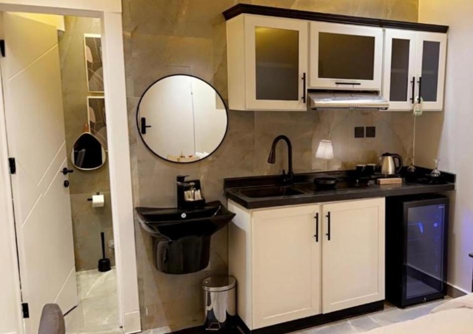 استديو فندقي انيق شمال الملقا ذاتي Luxury With Self Entry قريب من البوليفارد Apartment *